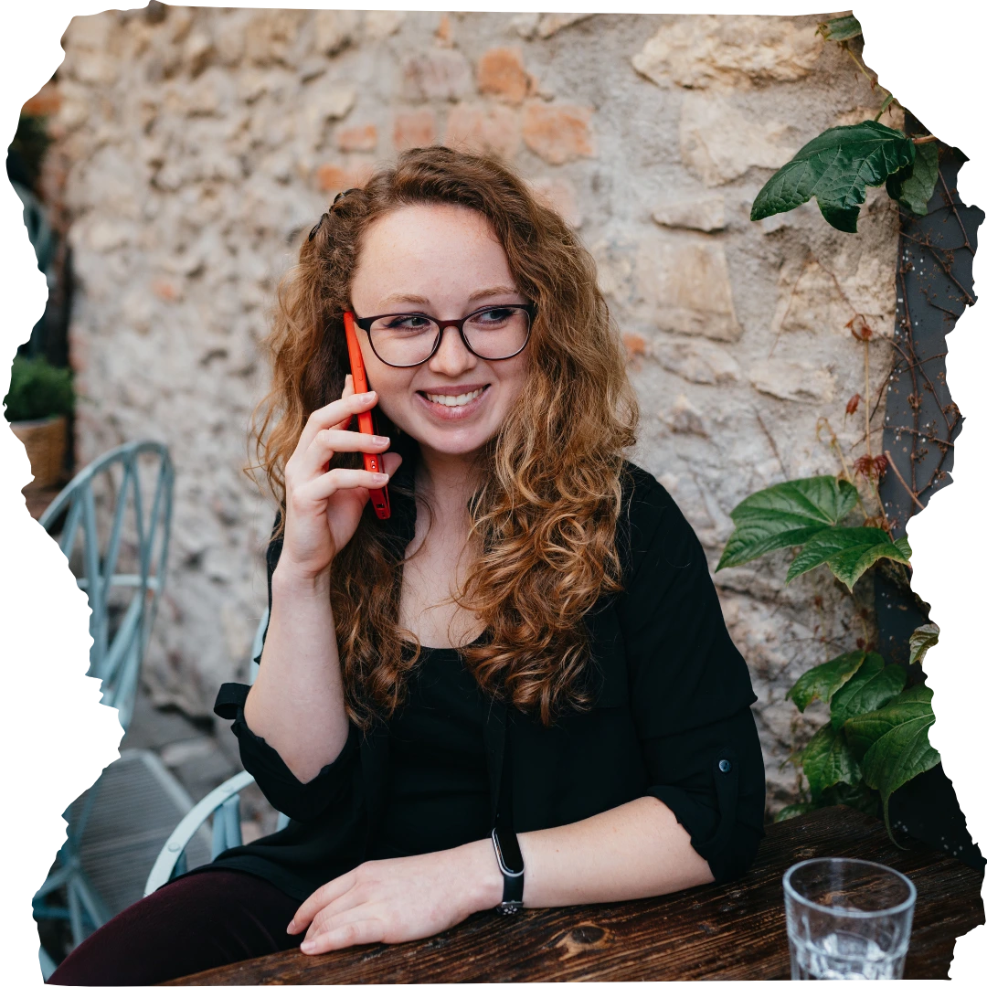 Adela Bolvari, content marketing specialist.